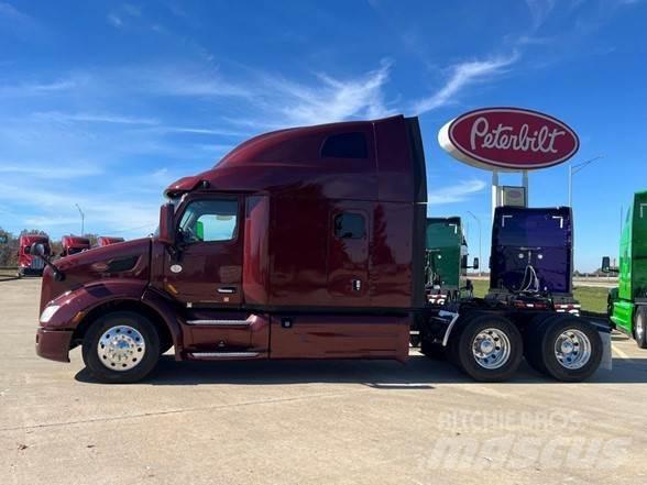 Peterbilt 579 Truck Tractor Units