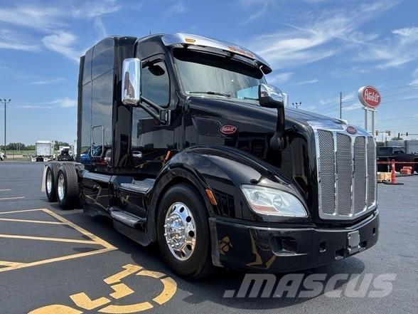 Peterbilt 579 Truck Tractor Units