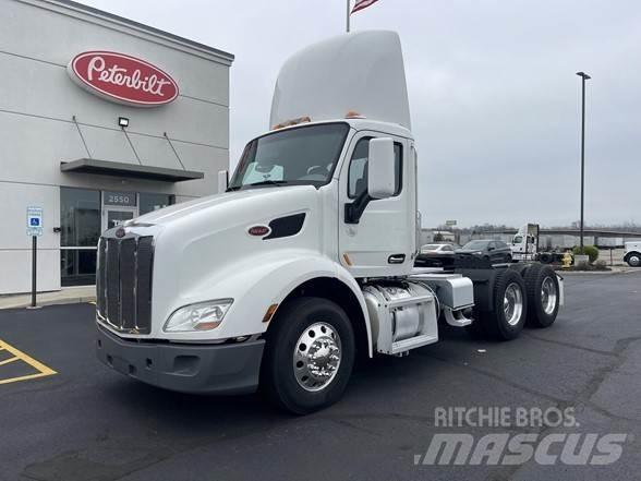 Peterbilt 579 Truck Tractor Units