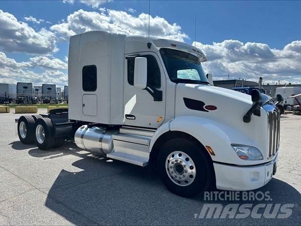 Peterbilt 579 Truck Tractor Units