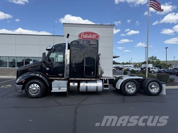 Peterbilt 579 Truck Tractor Units