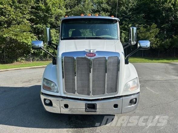 Peterbilt 579 Truck Tractor Units