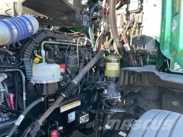 Peterbilt 579 Truck Tractor Units