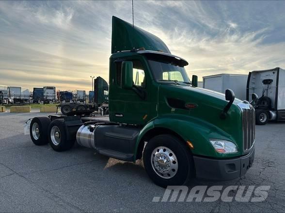 Peterbilt 579 Truck Tractor Units