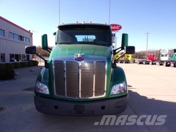 Peterbilt 579 Truck Tractor Units