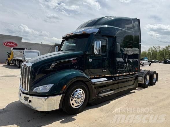 Peterbilt 579 Truck Tractor Units
