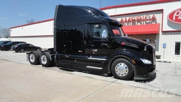 Peterbilt 579 Truck Tractor Units