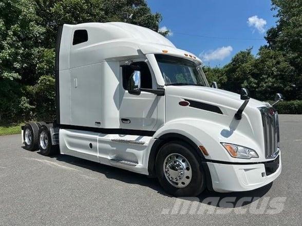 Peterbilt 579 Truck Tractor Units