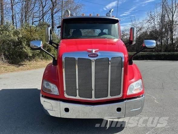 Peterbilt 579 Truck Tractor Units