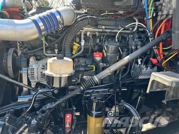 Peterbilt 579 Truck Tractor Units