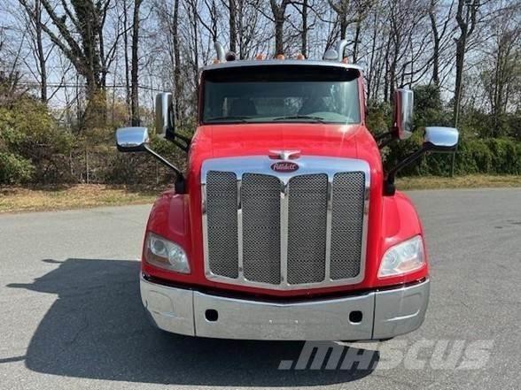 Peterbilt 579 Truck Tractor Units