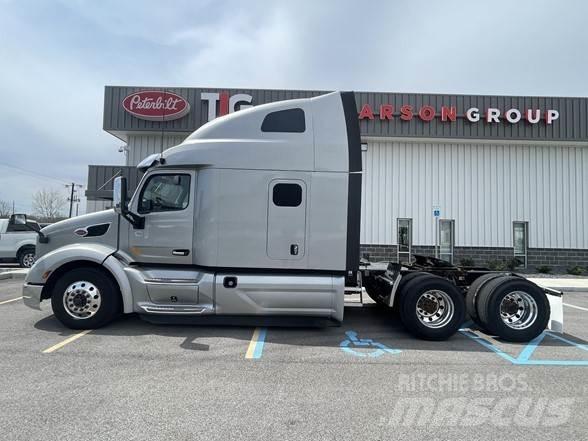 Peterbilt 579 Truck Tractor Units