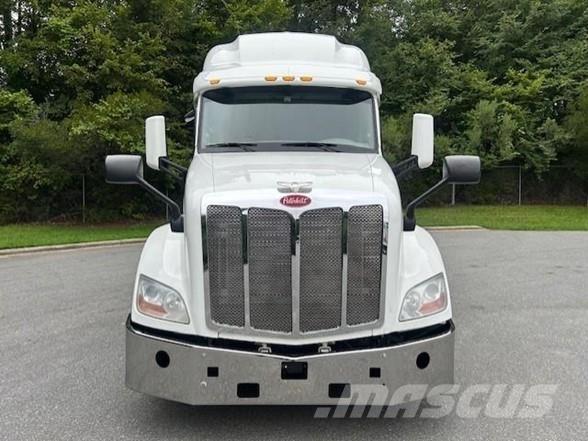 Peterbilt 579 Truck Tractor Units