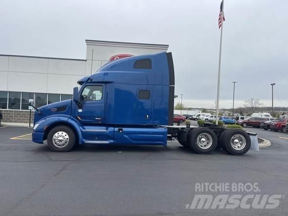 Peterbilt 579 Truck Tractor Units