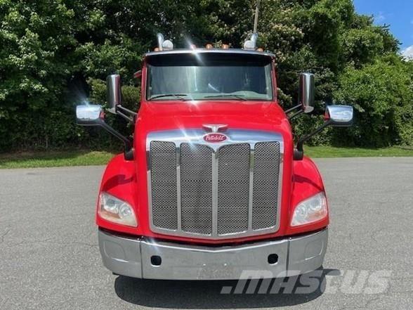 Peterbilt 579 Truck Tractor Units