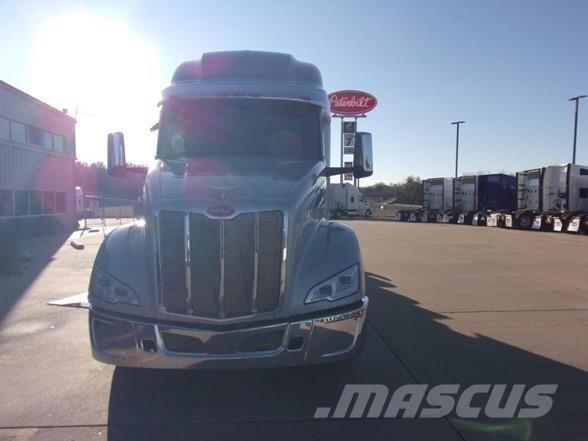 Peterbilt 579 Truck Tractor Units