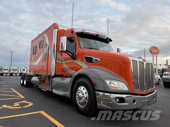 Peterbilt 579 Truck Tractor Units