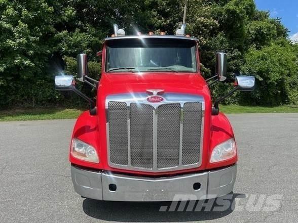 Peterbilt 579 Truck Tractor Units