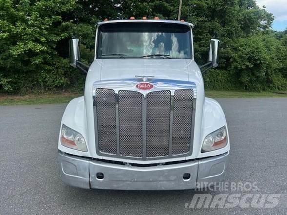 Peterbilt 579 Truck Tractor Units