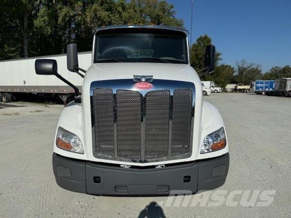 Peterbilt 579 Truck Tractor Units
