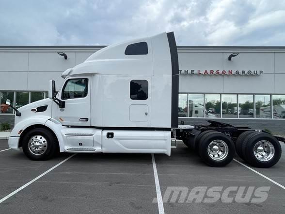 Peterbilt 579 Truck Tractor Units