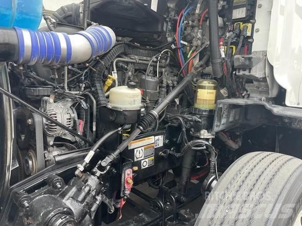 Peterbilt 579 Truck Tractor Units
