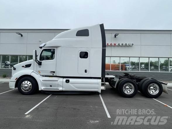 Peterbilt 579 Truck Tractor Units