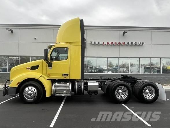 Peterbilt 579 Truck Tractor Units