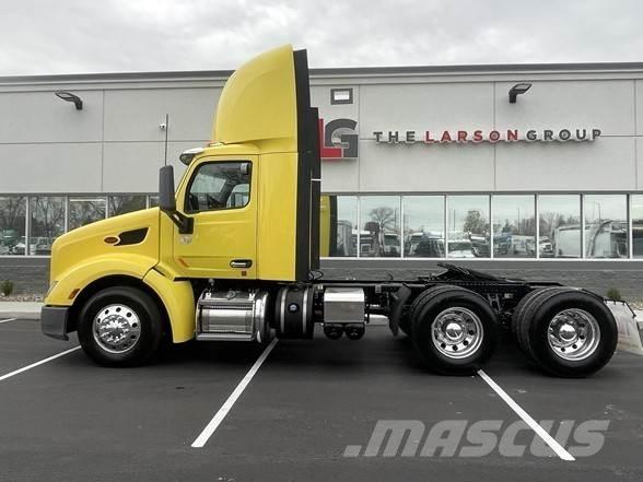 Peterbilt 579 Truck Tractor Units