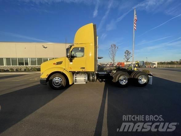 Peterbilt 579 Truck Tractor Units