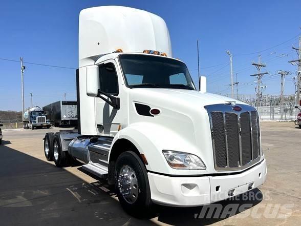 Peterbilt 579 Truck Tractor Units