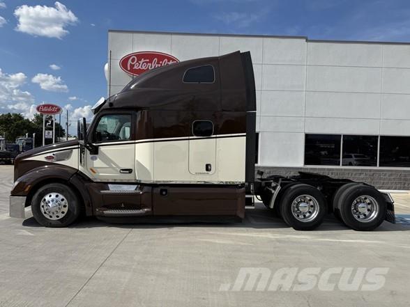 Peterbilt 579 Truck Tractor Units