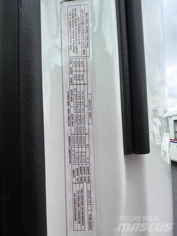 Peterbilt 579 Truck Tractor Units