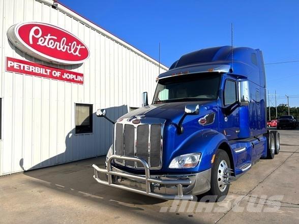 Peterbilt 579 Truck Tractor Units