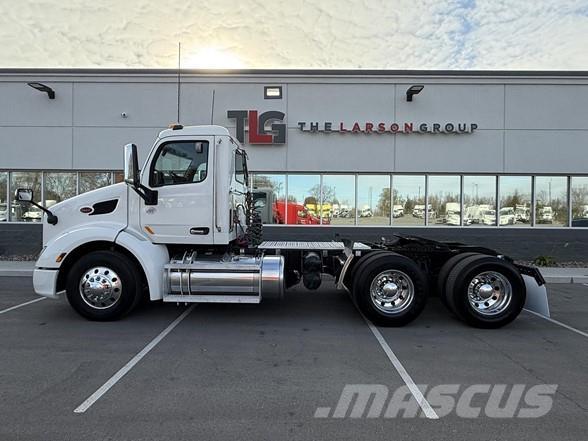 Peterbilt 579 Truck Tractor Units