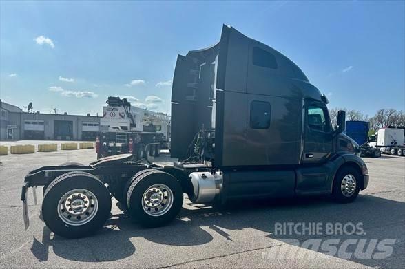 Peterbilt 579 Truck Tractor Units