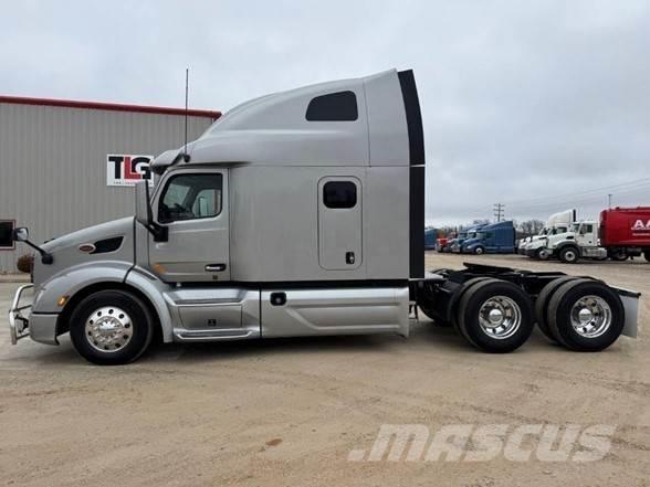 Peterbilt 579 Truck Tractor Units
