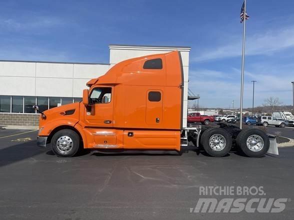 Peterbilt 579 Truck Tractor Units