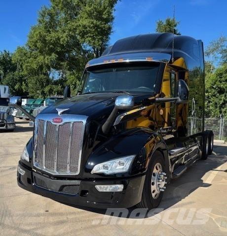 Peterbilt 579 Truck Tractor Units