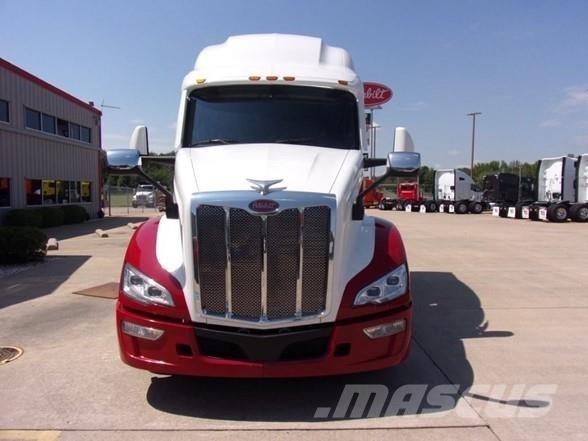 Peterbilt 579 Truck Tractor Units