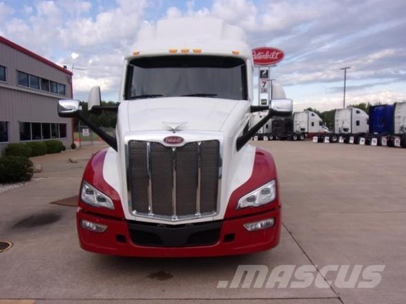 Peterbilt 579 Truck Tractor Units