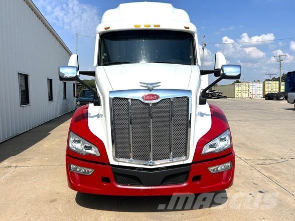 Peterbilt 579 Truck Tractor Units