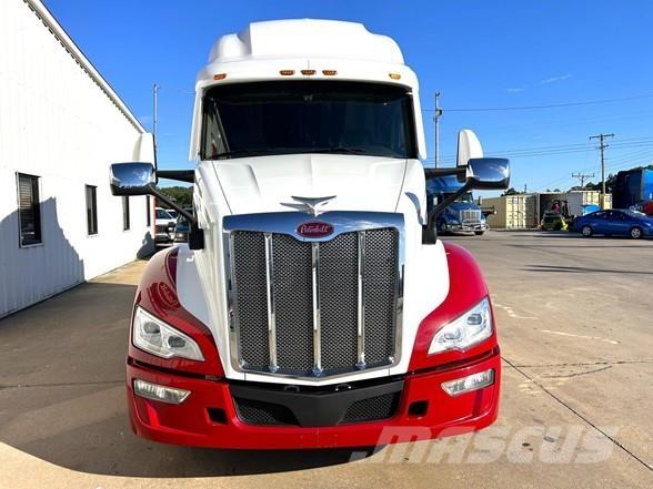 Peterbilt 579 Truck Tractor Units