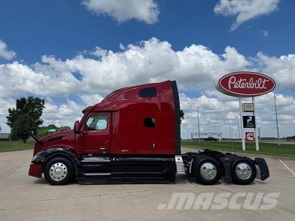 Peterbilt 579 Truck Tractor Units