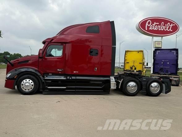 Peterbilt 579 Truck Tractor Units