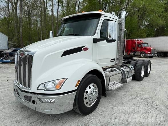 Peterbilt 579 Truck Tractor Units