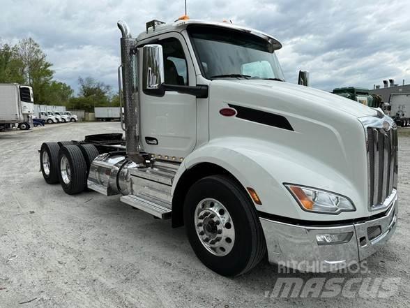 Peterbilt 579 Truck Tractor Units