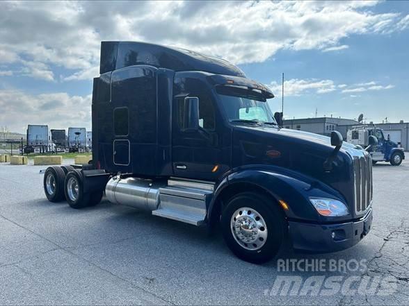 Peterbilt 579 Truck Tractor Units