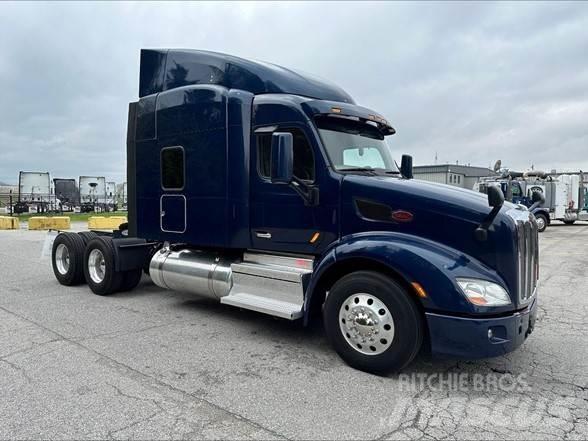 Peterbilt 579 Truck Tractor Units