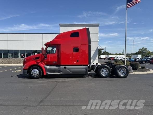 Peterbilt 579 Truck Tractor Units